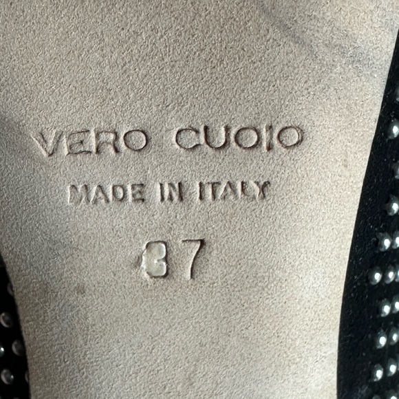 Club Monaco Black Suede Heels size 37. - Picture 4 of 9